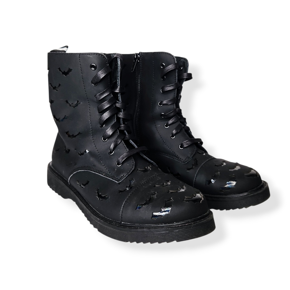 Spellbound Soles ComBAT Leather Boots Iridescent Bat Cutouts Halloween Size 41